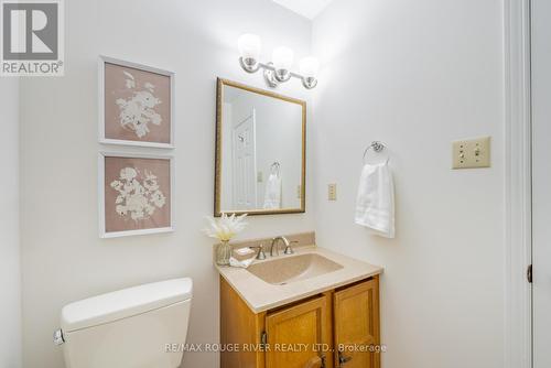 5 Karen Ann Crescent, Toronto, ON - Indoor Photo Showing Bathroom