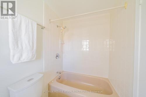 5 Karen Ann Crescent, Toronto, ON - Indoor Photo Showing Bathroom