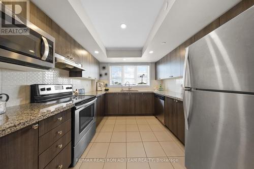2290 Chevron Prince Path, Oshawa, ON - Indoor Photo Showing Kitchen With Stainless Steel Kitchen With Upgraded Kitchen