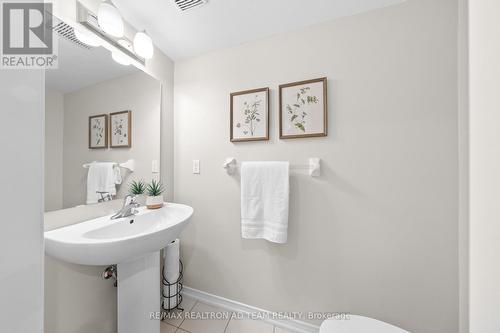 2290 Chevron Prince Path, Oshawa, ON - Indoor Photo Showing Bathroom