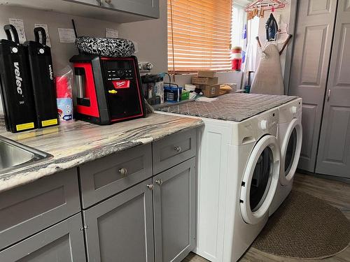 Salle de lavage - 97 Rue Boucher, Témiscaming, QC - Indoor Photo Showing Laundry Room