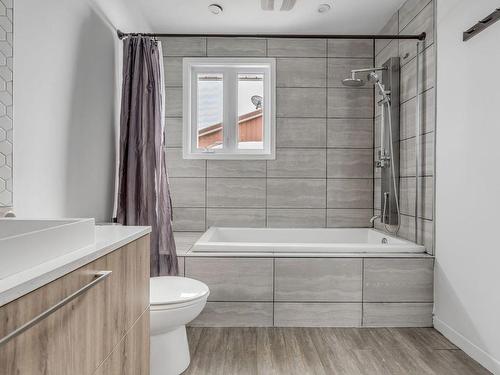 Bathroom - 110 Rue Lacroix, Saint-Henri, QC - Indoor Photo Showing Bathroom