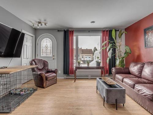 Living room - 110 Rue Lacroix, Saint-Henri, QC - Indoor Photo Showing Living Room