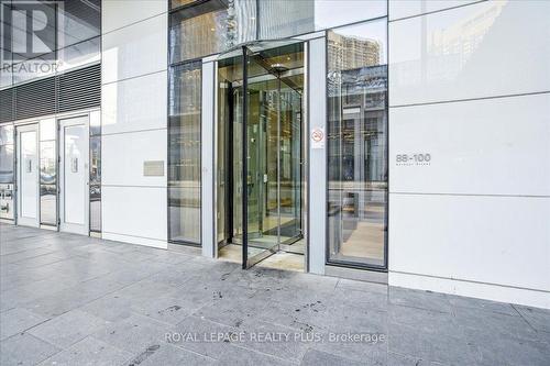 1010 - 100 Harbour Street, Toronto, ON - Outdoor With Exterior