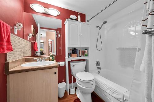 141 Catharine Street S|Unit #702, Hamilton, ON - Indoor Photo Showing Bathroom