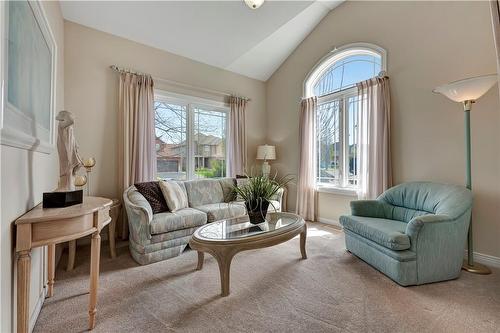 4 Geranium Avenue, Hamilton, ON - Indoor Photo Showing Living Room