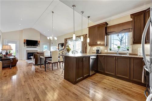 4 Geranium Avenue, Hamilton, ON - Indoor Photo Showing Kitchen With Double Sink With Upgraded Kitchen