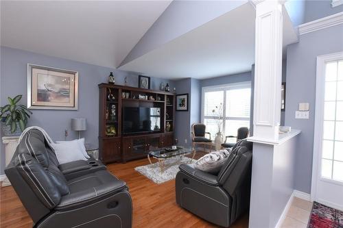 17 Durrell Court, Hamilton, ON - Indoor Photo Showing Living Room