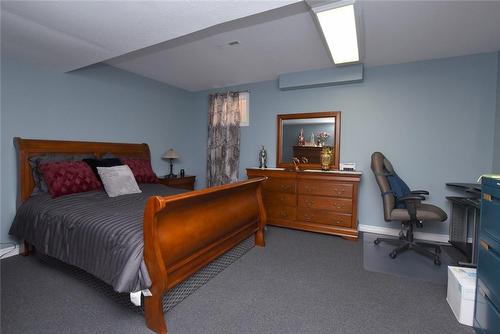 17 Durrell Court, Hamilton, ON - Indoor Photo Showing Bedroom