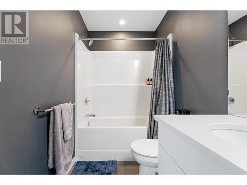 108-2925 Westsyde Rd, Kamloops, BC - Indoor Photo Showing Bathroom