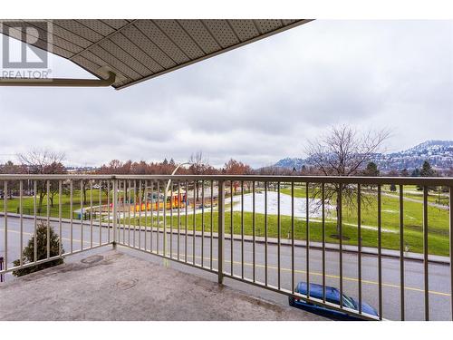 435 Franklyn Road Unit# 313, Kelowna, BC - Outdoor With Exterior