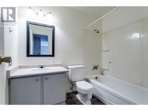 435 Franklyn Road Unit# 313, Kelowna, BC - Indoor Photo Showing Bathroom