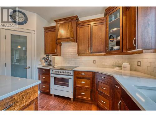 5254 Cobble Crescent, Kelowna, BC - Indoor Photo Showing Kitchen