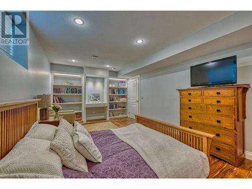 5254 Cobble Crescent, Kelowna, BC - Indoor Photo Showing Bedroom