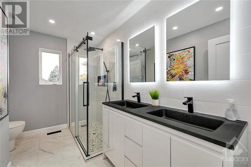 6900 Lakes Park Drive, Greely, ON - Indoor Photo Showing Bathroom