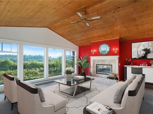 346/370 Nenzel Rd, Qualicum Beach, BC - Indoor Photo Showing Living Room With Fireplace