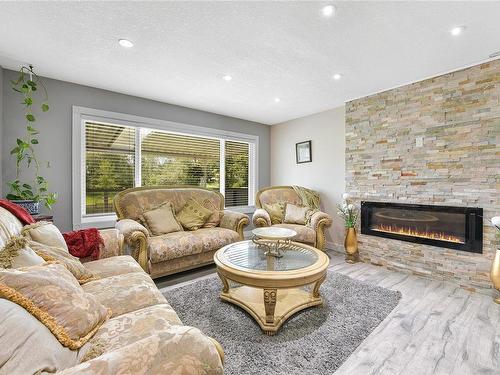 1141 Roy Rd, Saanich, BC - Indoor Photo Showing Living Room With Fireplace