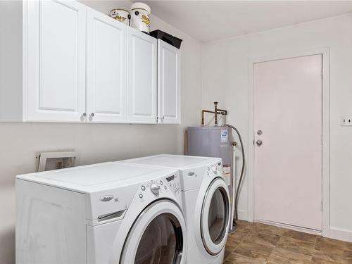1757 Errington Rd, Errington, BC - Indoor Photo Showing Laundry Room