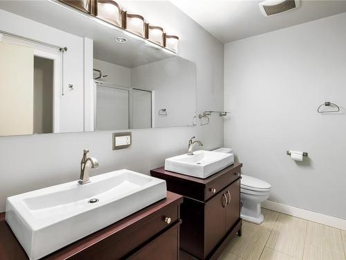 1757 Errington Rd, Errington, BC - Indoor Photo Showing Bathroom