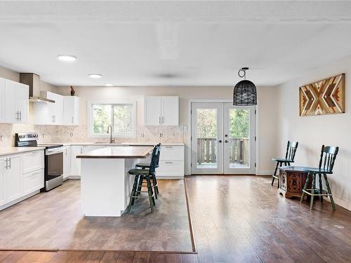 1757 Errington Rd, Errington, BC - Indoor Photo Showing Kitchen With Upgraded Kitchen