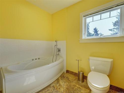 1865 Quamichan St, Victoria, BC - Indoor Photo Showing Bathroom