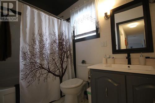 2 Edwards Place, Mount Pearl, NL - Indoor Photo Showing Bathroom