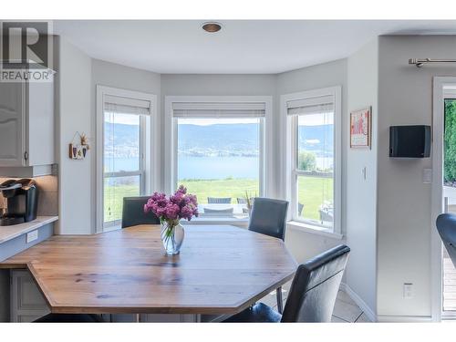 11795 Harris Road, Summerland, BC - Indoor Photo Showing Dining Room