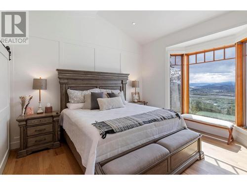 5774 Deadpine Drive, Kelowna, BC - Indoor Photo Showing Bedroom