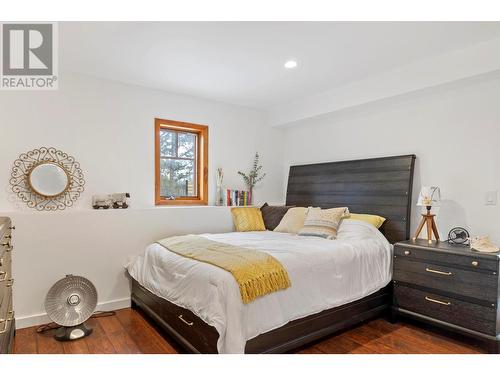 5774 Deadpine Drive, Kelowna, BC - Indoor Photo Showing Bedroom