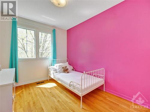 28 Qualicum Street, Ottawa, ON - Indoor Photo Showing Bedroom