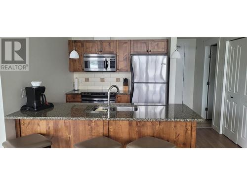 4200 Lakeshore Drive Unit# 316, Osoyoos, BC - Indoor Photo Showing Kitchen With Double Sink