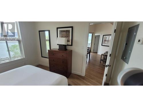 4200 Lakeshore Drive Unit# 316 Lot# 80, Osoyoos, BC - Indoor Photo Showing Bedroom