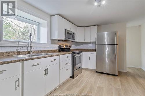 949 Shediac Rd, Moncton, NB - Indoor Photo Showing Kitchen With Double Sink