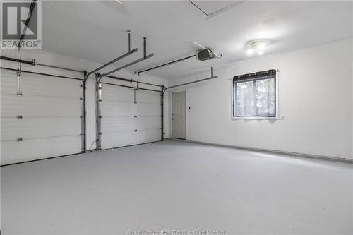949 Shediac Rd, Moncton, NB - Indoor Photo Showing Garage
