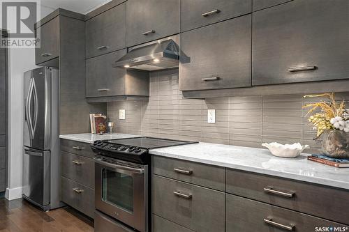522A 6Th Street E, Saskatoon, SK - Indoor Photo Showing Kitchen With Stainless Steel Kitchen With Upgraded Kitchen