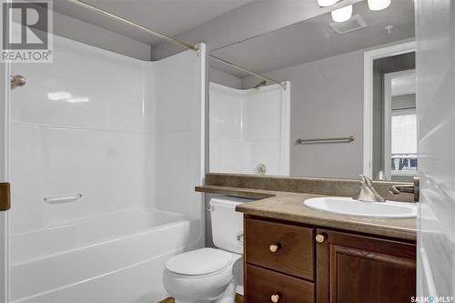 106 215 Smith Street N, Regina, SK - Indoor Photo Showing Bathroom