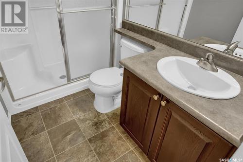 106 215 Smith Street N, Regina, SK - Indoor Photo Showing Bathroom