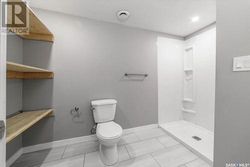 1437 Shannon Road, Regina, SK - Indoor Photo Showing Bathroom