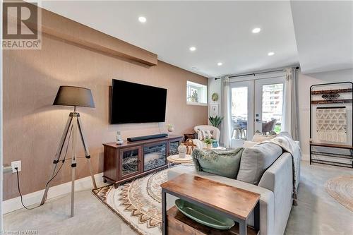 20 Carlton Place, Elora, ON - Indoor Photo Showing Living Room