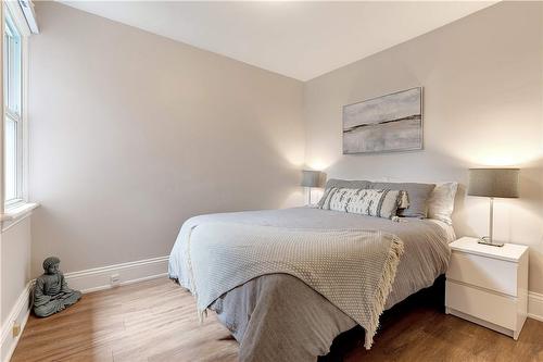 70 Dundurn Street N, Hamilton, ON - Indoor Photo Showing Bedroom
