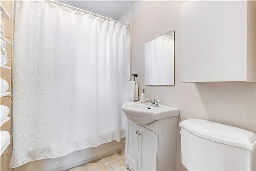 70 Dundurn Street N, Hamilton, ON - Indoor Photo Showing Bathroom