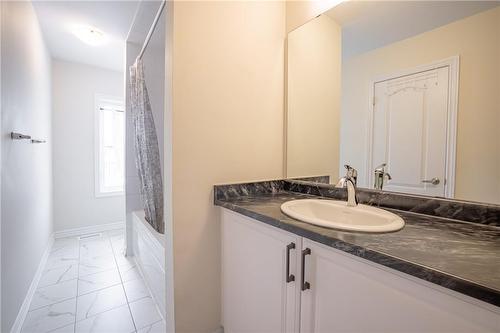 269 Vanilla Trail, Thorold, ON - Indoor Photo Showing Bathroom