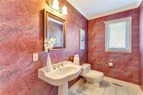 144 Cove Crescent, Stoney Creek, ON - Indoor Photo Showing Bathroom