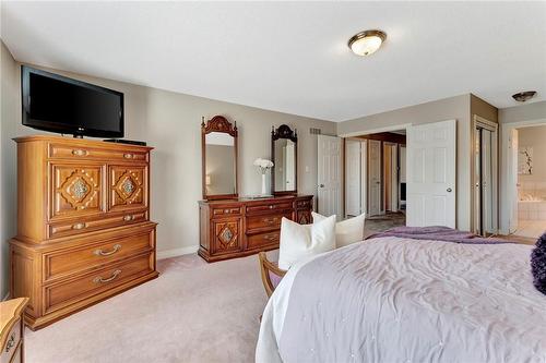 144 Cove Crescent, Stoney Creek, ON - Indoor Photo Showing Bedroom