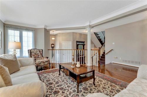 144 Cove Crescent, Stoney Creek, ON - Indoor Photo Showing Living Room