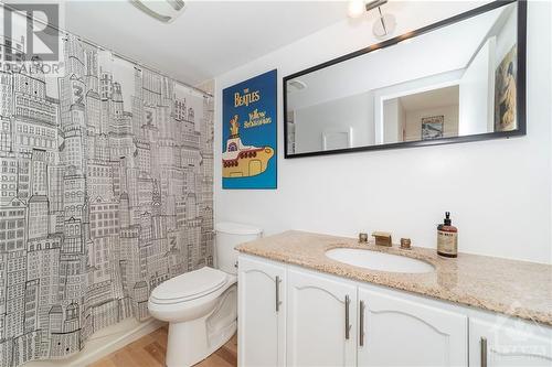 170 Rushford Private, Ottawa, ON - Indoor Photo Showing Bathroom