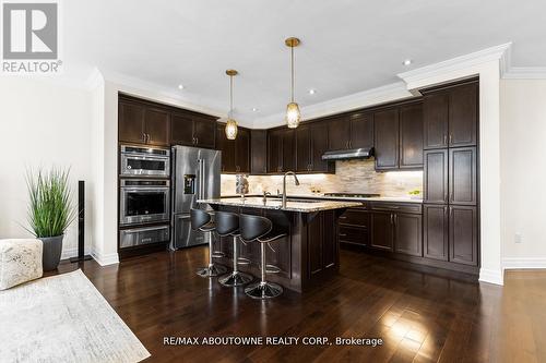 31 Forest Ridge Avenue, Hamilton, ON - Indoor Photo Showing Kitchen With Upgraded Kitchen