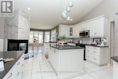 27 Calvert Place, Thames Centre, ON - Indoor Photo Showing Kitchen With Upgraded Kitchen