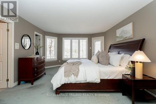 27 Calvert Place, Thames Centre, ON - Indoor Photo Showing Bedroom