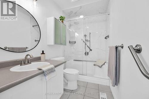 8 - 175 Fiddlers Green Road, Hamilton, ON - Indoor Photo Showing Bathroom
